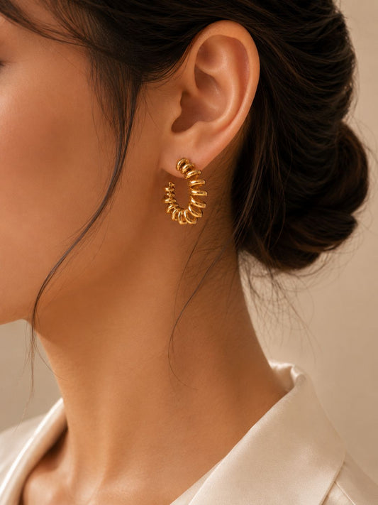 Demifine Twisted Hoop Stud