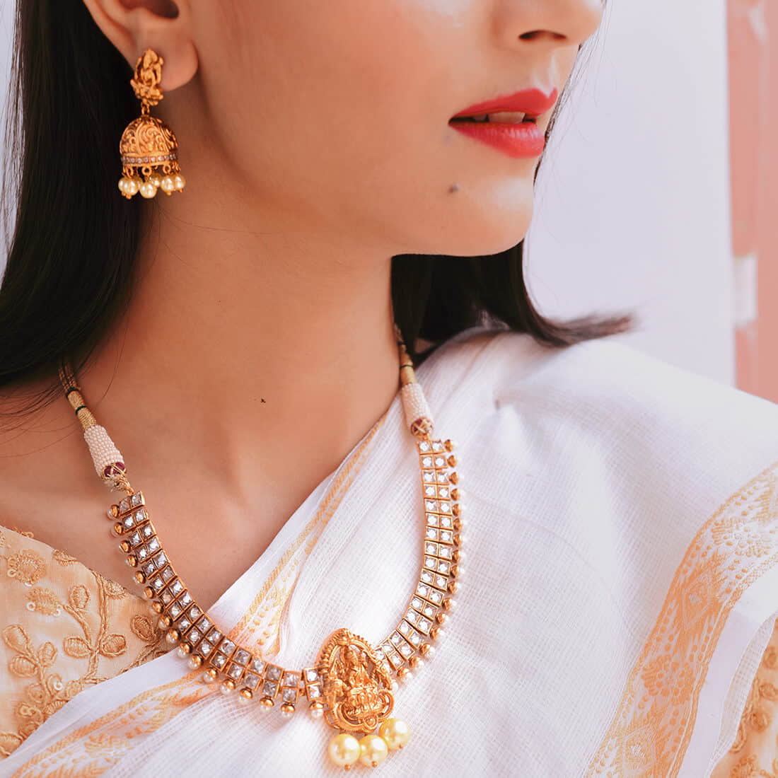 goddess-laxmi-gold-plated-temple-jewelry-necklace-set-viraasi