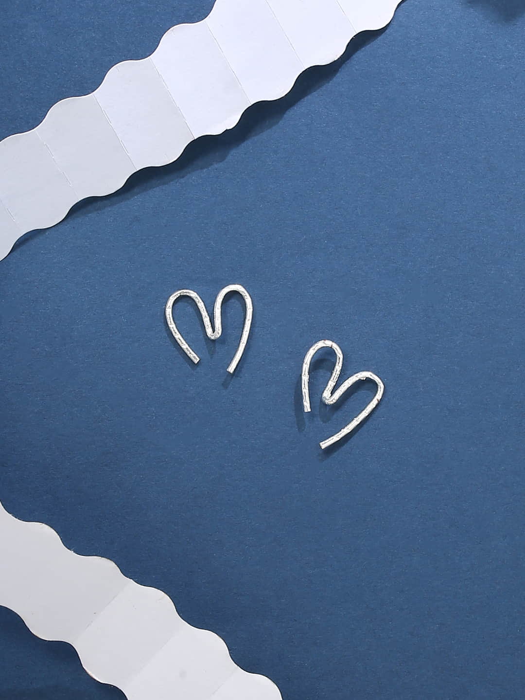 silver-plated-heart-shape-minimal-earring-viraasi