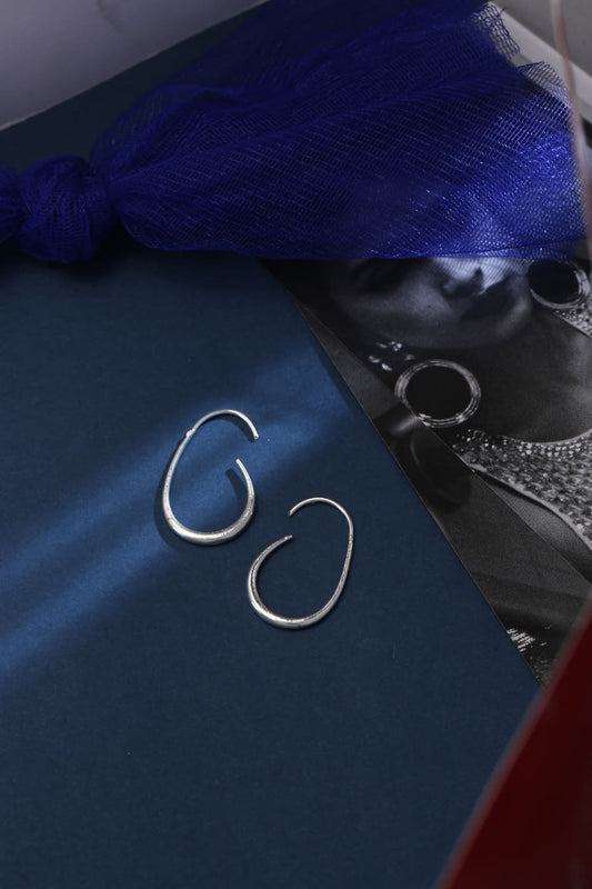 silver-plated-minimal-hoop-earring-viraasi