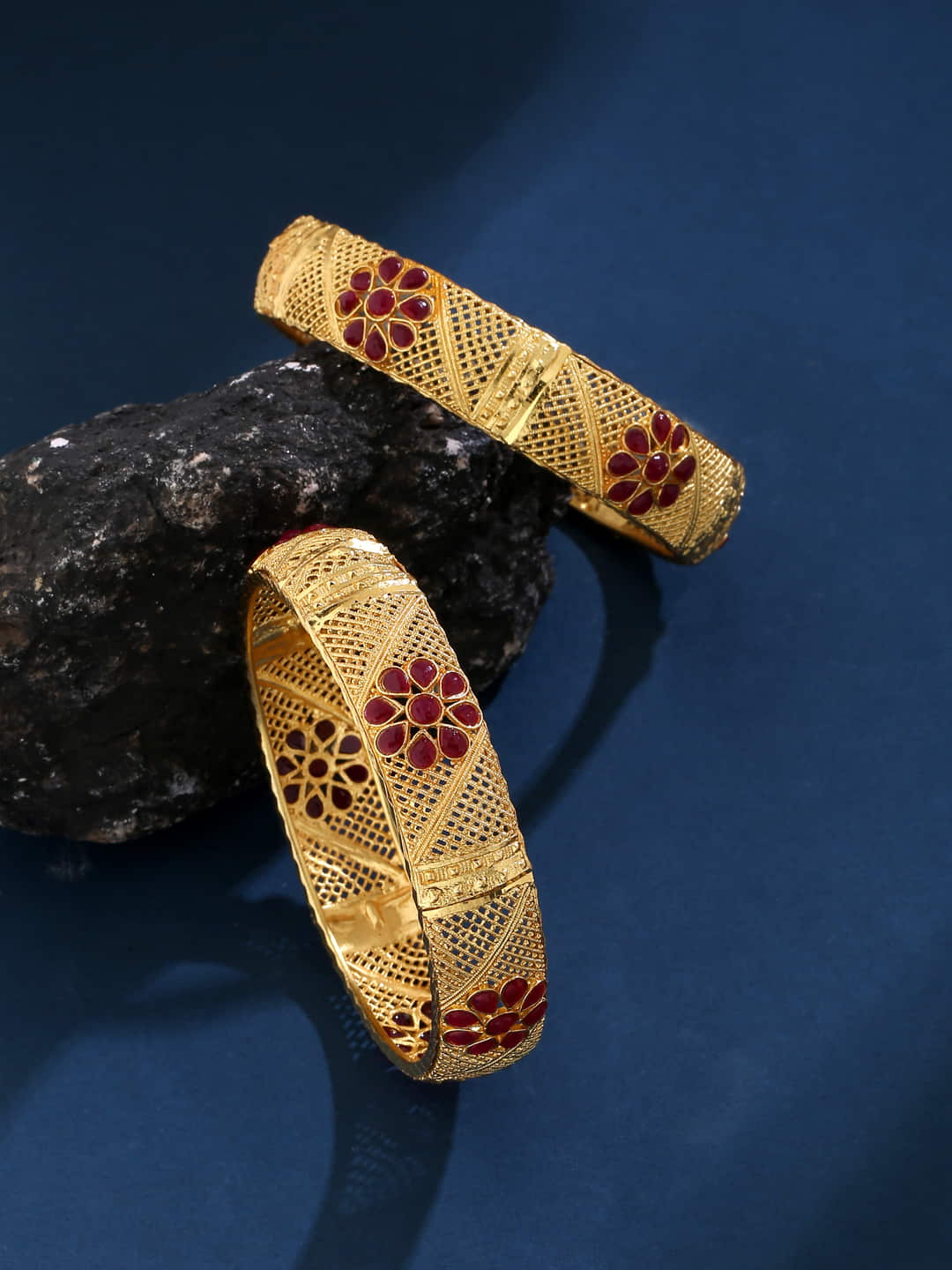 flower-design-gold-plated-bangle-set-viraasi